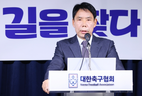 신문선 “축구협회 3류 만든 ‘축잘못’ 정몽규 사퇴하라”