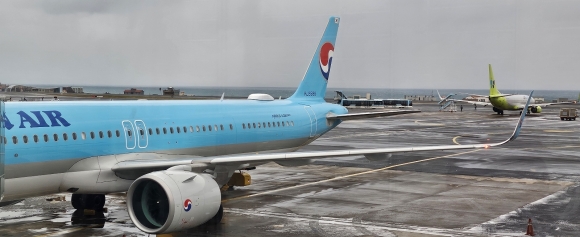 공항서 밤샌 122명 등 체류객 1만여명… 제주공항 항공편 정상 운항에 ‘안도’