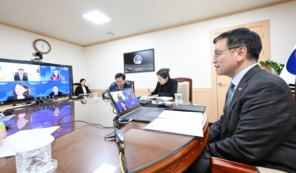 3대 신평사 “정치 불확실성 장기화 땐 부정 영향”… 崔대행 “시스템 정상 작동”