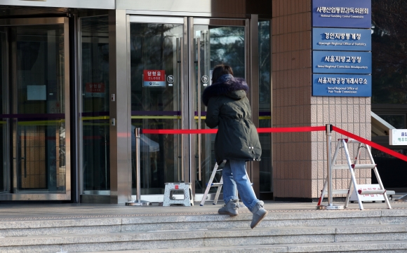 尹측 변호인단, 공수처에 선임계 제출…검사·수사관 접견