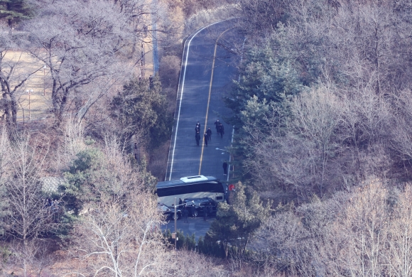 [속보]경찰, ‘尹 체포 방해’ 김신 대통령경호처 가족부장 14일 소환 통보