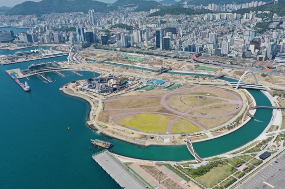 북항 재개발 특혜 수사받던 부산항만공사 전 간부 숨진 채 발견