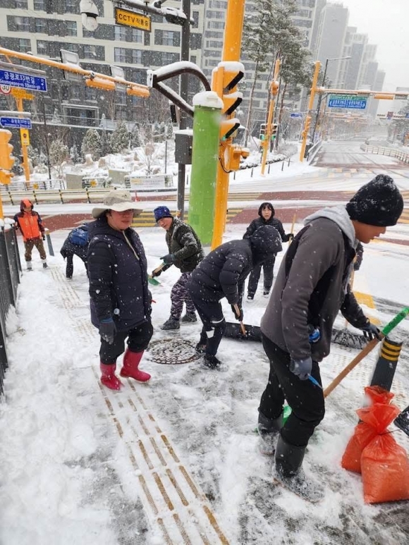 ‘대설경보’ 성남시, 설 명절 불편 없도록 비상 제설작업 총력