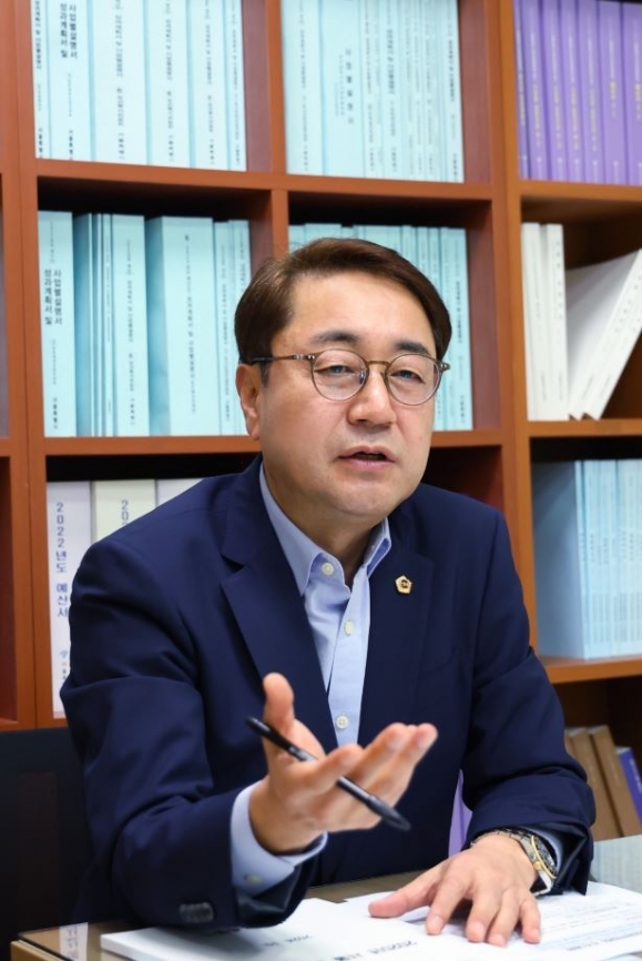 최민규 서울시의회 예산결산특별위원회 위원장 “아이들 간식 지원, 든든한 울타리 마련”