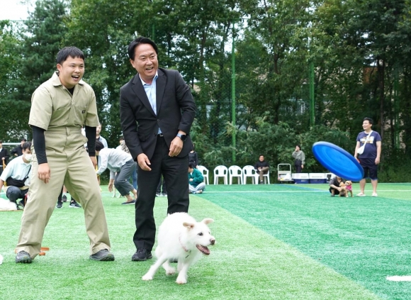 반려동물지원과 첫 신설, 돌봄쉼터까지… 서대문, 반려동물 친화 도시 도약