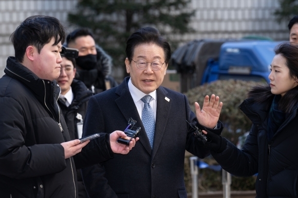 김부겸, 이재명에 쓴소리…“위헌법률심판, 법원·국민 믿고 갔어야”