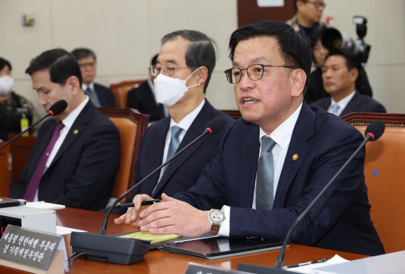 ‘국조특위’ 최 대행, 마은혁 임명 보류에 “여야 합의 확인 못해”