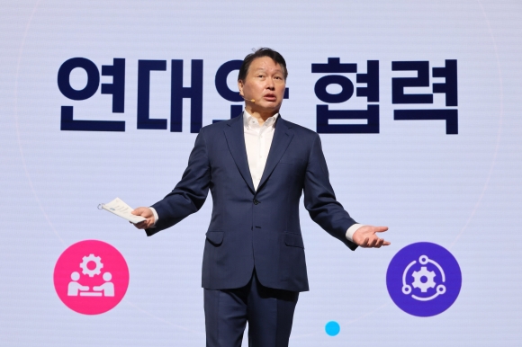 최태원 “기업이 경제적 가치 추구하려면 사회문제 해결해야”