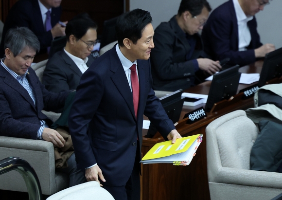 오세훈 서울시장 “어려운 민생 경제 고려해 조기 추경 검토”