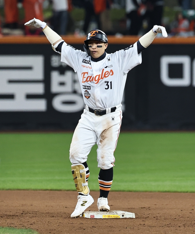 강백호·페라자로 타선 강화했는데...KBO 최다안타 ‘므찐 오빠’ 설 자리 있을까