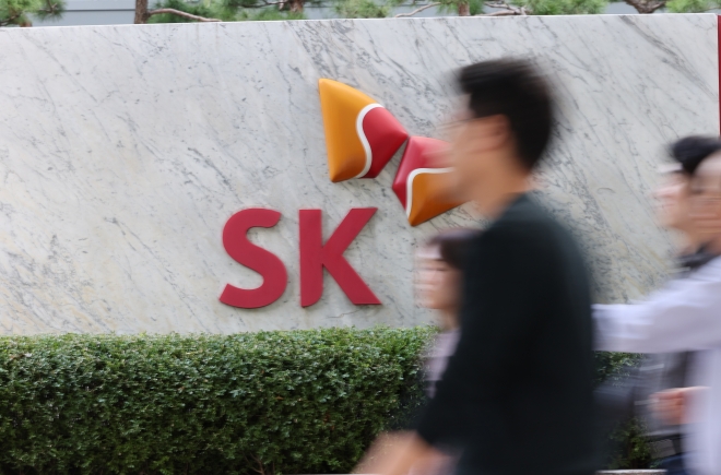 SK, 기술 인재 중용… 성장 기반 강화… 임원 10% 줄이고 80년대생 전진 배치
