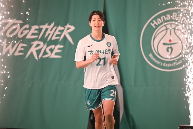 평균 19점, 3점 2.8개에 성공률 44%…‘아시아쿼터 최초’ 이이지마 1라운드 MVP