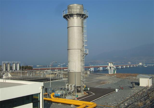 온실가스 배출 감축시설을 통해 폐기물을 에너지원으로 전환한 한국석유공사 여수지사. 한국석유공사 제공