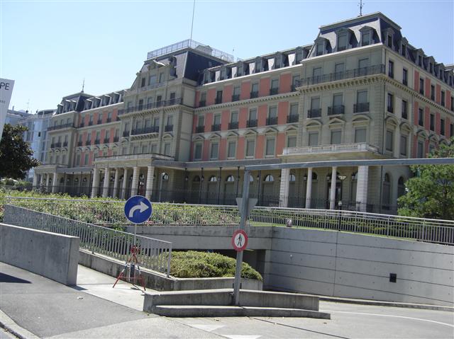 정부의 국제 인권조약 위반을 조사·지원하는 유엔 인권최고대표부 본부. 국제연맹이 본부로 사용했던 스위스 제네바의 역사적인 건물로 팔레 월슨에 있다.