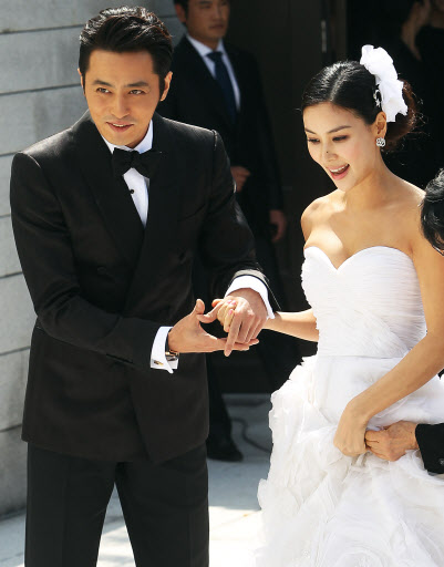 장동건-고소영, 손 꼭 잡고 서울=연합뉴스