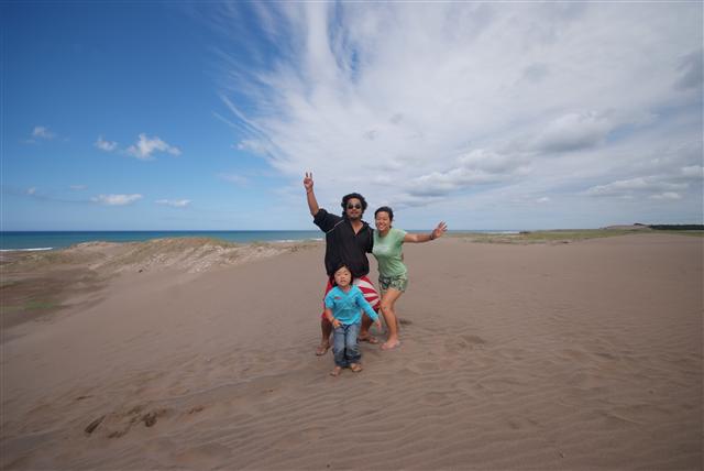 행복을 좇아 떠난 세계 여행을 계기로 아르헨티나에 정착해 살고 있는 이정현·정미자 부부와 아들 한규군.  MBC 라이프 제공
