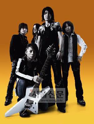 첫 내한공연을 갖는 일본 인기 메탈 밴드 갈네리우스의 멤버들. 왼쪽부터 주니치(드럼), 슈(기타), 다카(베이스), 오노 마사토시(보컬), 유키(키보드).