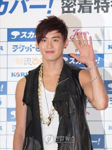 JYJ 멤버 김준수의 쌍둥이 형, 주노(본명 김준호)