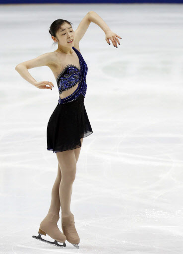 모스크바 세계선수권대회에 출전하는 김연아가 29일 러시아 모스크바 메가스포츠 아레나에서 열린 쇼트프로그램 드레스 리허설에서 지젤을 훈련하고 있다. 연합뉴스