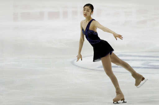 모스크바 세계선수권대회에 출전하는 김연아가 29일 러시아 모스크바 메가스포츠 아레나에서 열린 쇼트프로그램 드레스 리허설에서 지젤을 훈련하고 있다. 연합뉴스