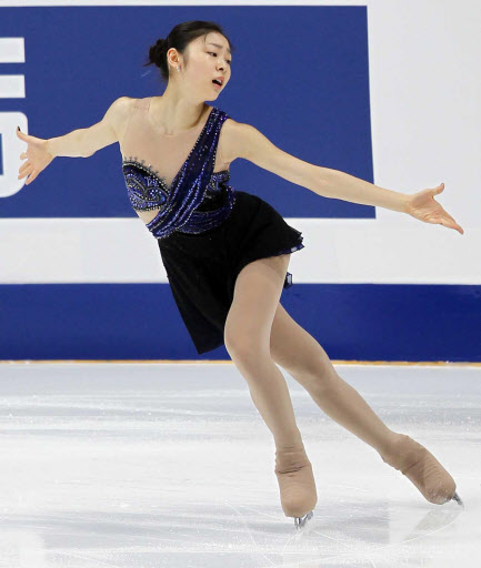 모스크바 세계선수권대회에 출전하는 김연아가 29일 러시아 모스크바 메가스포츠 아레나에서 열린 쇼트프로그램 드레스 리허설에서 지젤을 훈련하고 있다. 연합뉴스