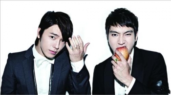 동해(왼쪽), 최시원(오른쪽)