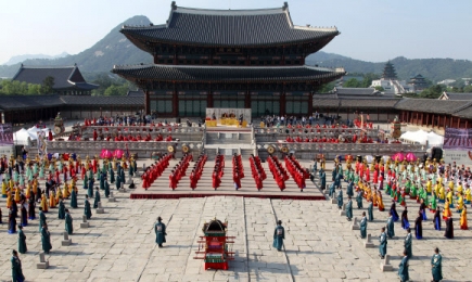 지난 11일 오후 경복궁 근정전에서 외규장각 도서 귀환 환영행사인 고유제가 거행되고 있다. <br>청와대 사진기자단