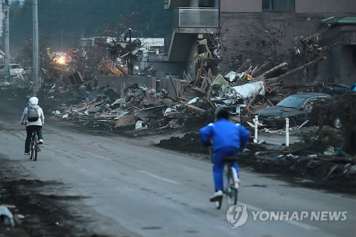 지난해 3월 발생한 지진으로 폐허가 된 일본 이와테현 오후나토市 주택가.