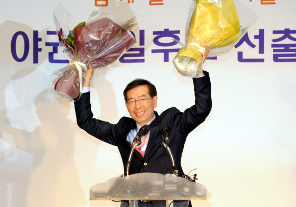 박원순 후보가 3일 범야권 단일후보로 선출된 뒤 밝게 웃고 있다. 이호정기자 hojeong@seoul.co.kr