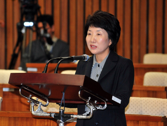 박보영 대법관 후보자가 8일 서울 여의도 국회에서 열린 인사청문회에 참석해 국회의원들의 질의에 앞서 인사말을 하고 있다. 이호정기자 hojeong@seoul.co.kr