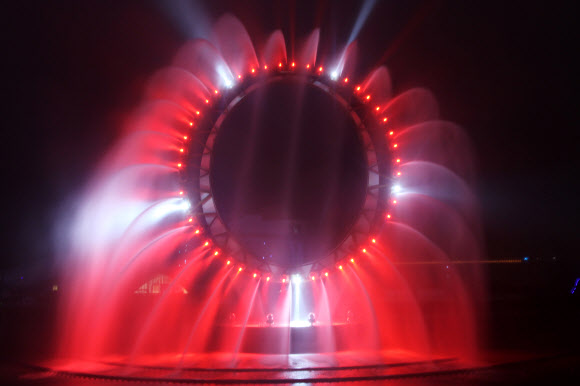 여수엑스포의 랜드마크 ‘디오(The O)’가 드디어 숨겨진 모습을 드러냈다.