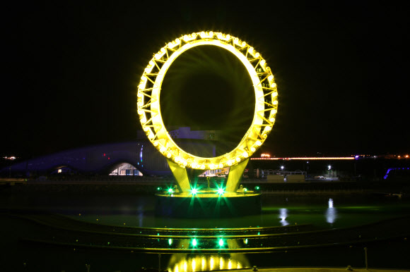 여수엑스포의 랜드마크 ‘디오(The O)’가 드디어 숨겨진 모습을 드러냈다.