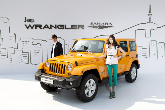 크라이슬러 코리아는 7일 렉스모터스 청담 전시장에서 랭글러 최고급 라인업 Jeep 랭글러 사하라를 출시했다.  연합뉴스