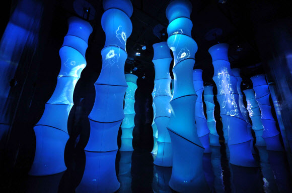 세계 최고 수준의 해양 기술을 환상적인 가상 여행을 통해 탐험할 수 있는 이스라엘관. 이스라엘관 제공