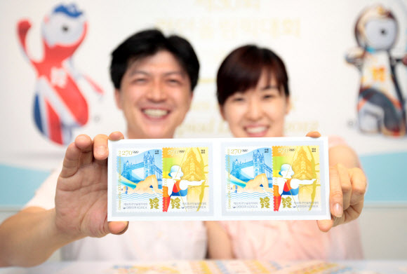 지식경제부 우정사업본부는 제30회 런던올림픽대회 기념우표 2종(130만장)을 대회 개막일인 27일 발행한다고 26일 밝혔다. 우정사업본부 제공