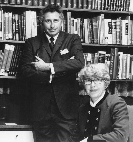 400개가 넘는 특허를 보유했던 발명가 스탠퍼드 오브신스키(왼쪽)와 그의 아내 이리스.