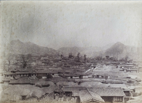 초대 영국공사 힐리어가 1890년대 초 찍은 정동 사진.  서울역사박물관 제공
