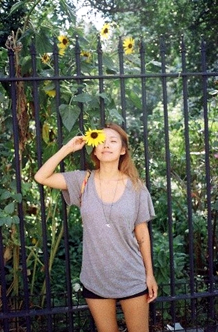이효리가 여름복장을 하고 귀여운 포즈를 취하고 있다. <br>이효리 트위터