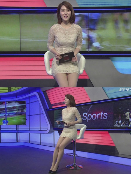 신아영 아나운서가 초미니 의상으로 화제를 모았다. <br>SBS ESPN ‘EPL 리뷰’ 캡처