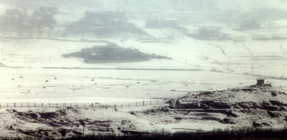 북한이 3차 핵실험을 강행한 것으로 추정되는 가운데 12일 경기도 파주시 오두산 통일전망대에서 북한 황해북도 개풍군 일대가 보이고 있다. 연합뉴스