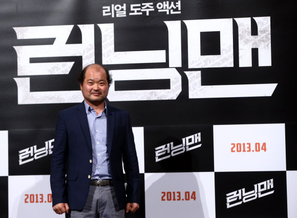 26일 오후 서울 왕십리 CGV에서 열린 영화 ‘런닝맨’(감독 조동오) 언론시사회에서 배우 김상호가 포즈를 취하고 있다. 연합뉴스