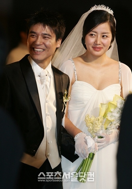 임창정(왼쪽)과 결혼 7년 만에 파경을 맞은 김현주 씨.