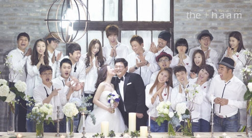 개그맨 김준현이 오는 20일 결혼을 앞두고 11일 예비신부와 함께 한 웨딩화보를 공개했다.