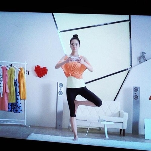 ‘강승현 요가복’이 눈길을 끌고 있다. / 강승현 트위터 캡처