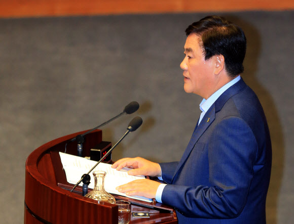 최경환 새누리당 원내대표 국회 연설