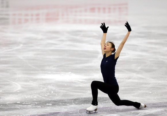 2013 국제빙상경기연맹(ISU) 세계피겨선수권대회에 출전해 프리 경기를 앞둔 한국의 피겨여왕 김연아가 16일(한국시각) 캐나다 온타리오주 런던 웨스턴 페어센터에서 훈련하고 있다.  연합뉴스
