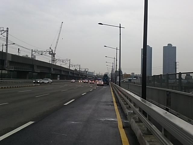 원래 인도였던 것을 차도로 바꿔 교통 체증을 줄인 성동교.<br>성동구 제공