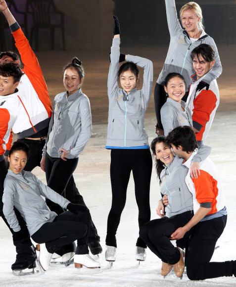 피겨여왕 김연아가 3일 오후 서울 송파구 올림픽공원 체조경기장 내 특설 아이스링크장에서 ‘E1 올댓스케이트 스프링 2012’ 연습장면을 공개하고 있다. 연합뉴스