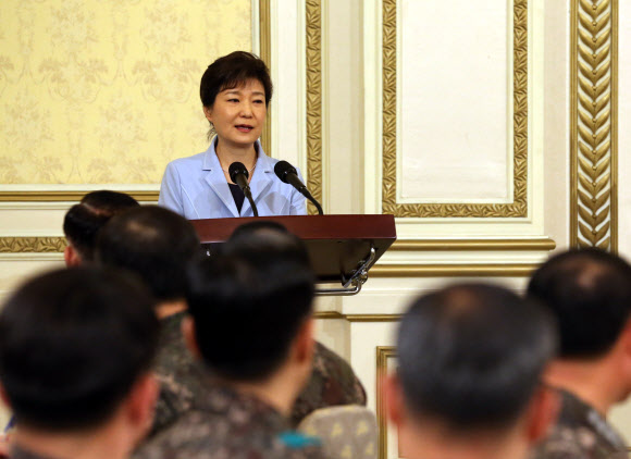 인사말하는 박 대통령