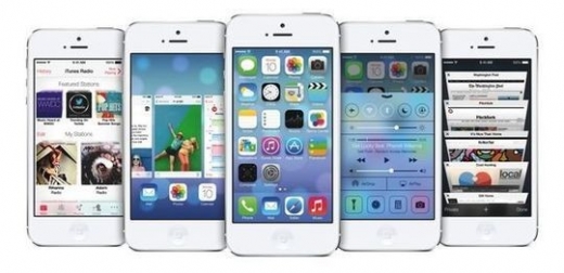 iOS7이 적용된 아이폰5.